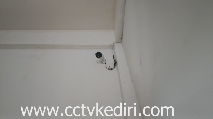 <p>Apa Itu CCTV Dahua Outdoor? CCTV Dahua Outdoor adalah jenis kamera pengawas yang dirancang untuk dinakan di luar ruangan. Profil singkat merek dahua sebagai produsen global peringkat keamanan. Keunggullan tekhnologi Dahua ( sensor high-definition, night vision, AI detection, audio two-way, dll.). varianproduk outdoor Dahua: bullet camera, dome camera, hingga model AI series.</p>